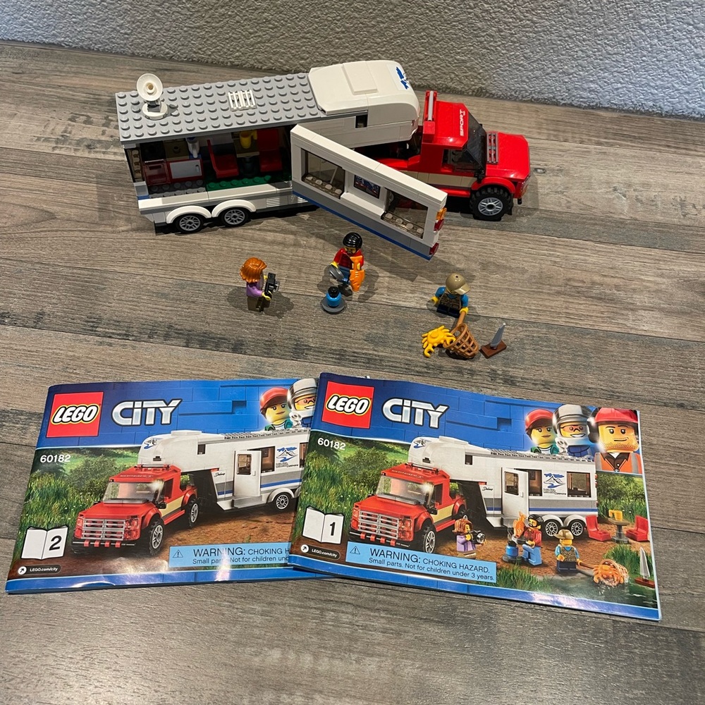 LEGO City: Pickup & Caravan